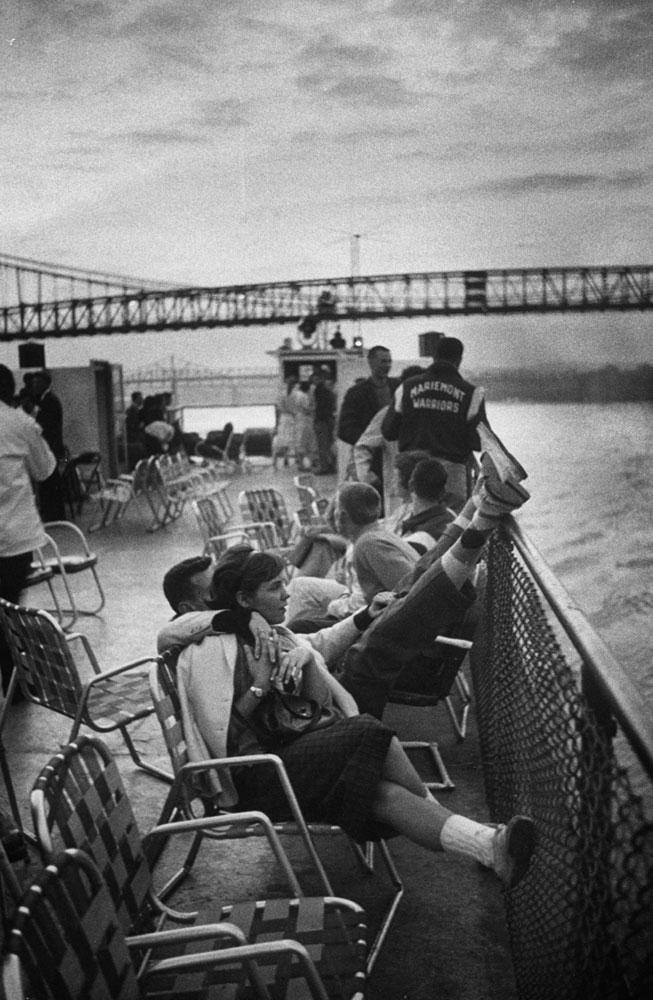 The classes of '58 & '59 on the Ohio River (PHOTO BY MILLER).